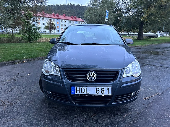 Volkswagen Polo 2 of 12