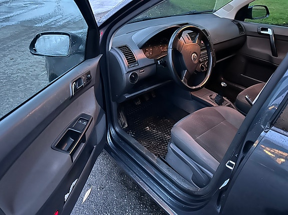 Volkswagen Polo 7 of 12