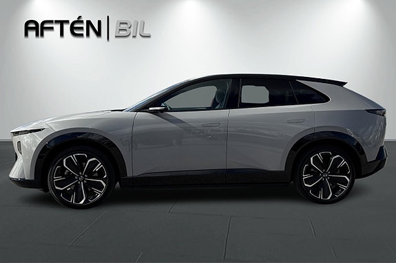 Mazda CX-6e 10 of 30