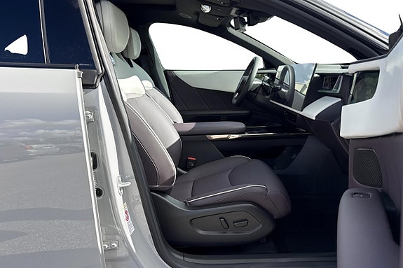Mazda CX-6e 15 of 30