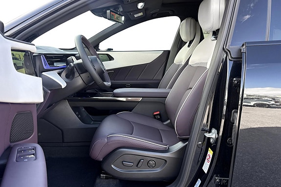 Mazda CX-6e 13 of 30
