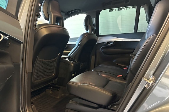 Volvo XC90 3 of 7