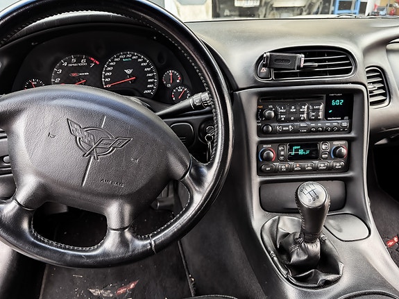 Chevrolet Corvette 10 of 13