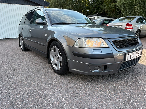 Volkswagen Passat 2 of 7