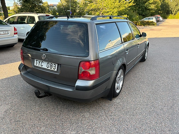 Volkswagen Passat 4 of 7