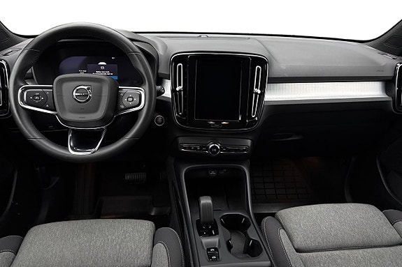 Volvo XC40 10 of 22