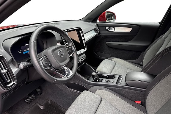 Volvo XC40 14 of 22