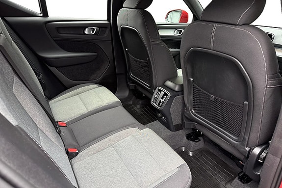 Volvo XC40 9 of 22