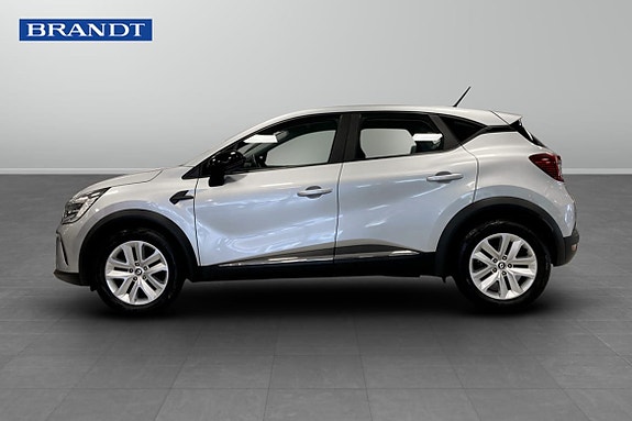 Renault Captur 3 of 9