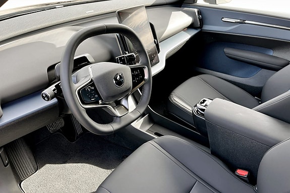 Volvo EX30 5 of 9