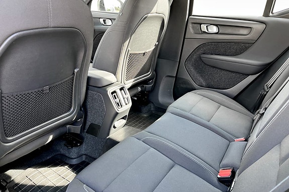 Volvo EX40 11 of 12