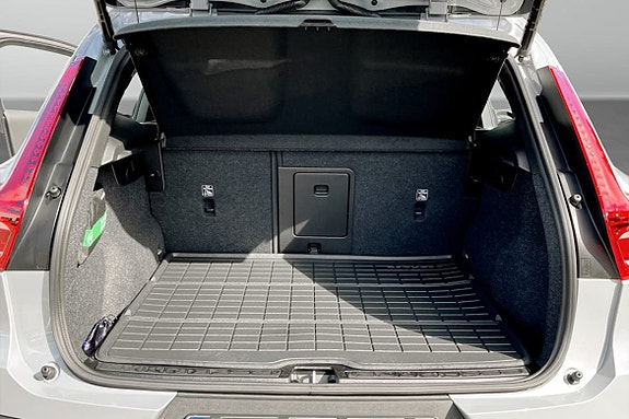 Volvo EX40 12 of 12