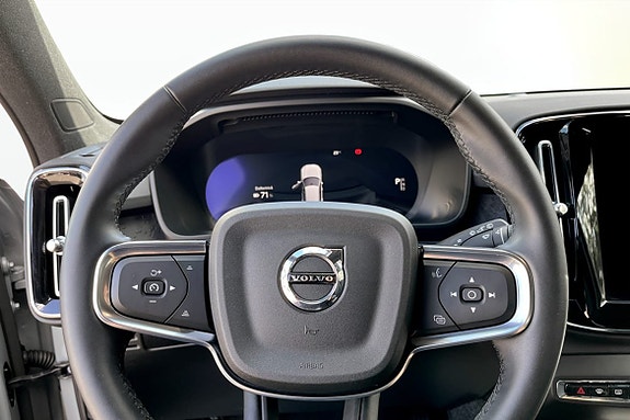 Volvo EX40 10 of 12