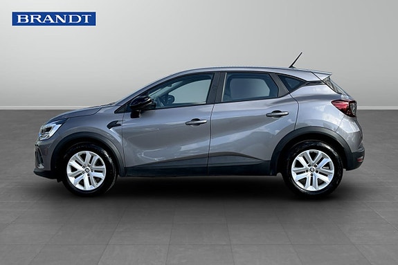 Renault Captur 3 of 9