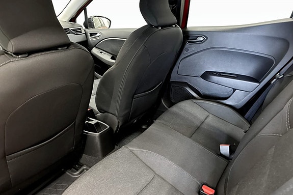 Renault Clio 16 of 18