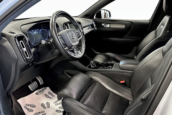 Volvo XC40 5 of 9