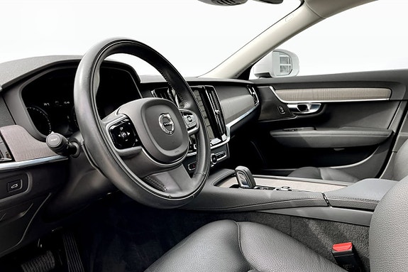 Volvo V90 Cross Country 5 of 9