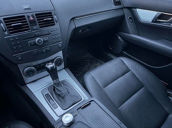 Mercedes-Benz C180 12 of 20