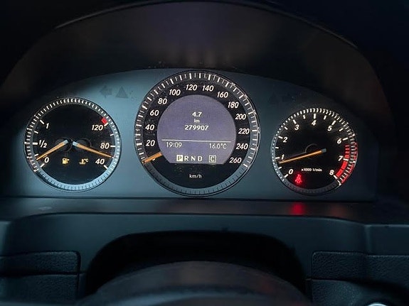 Mercedes-Benz C180 18 of 20