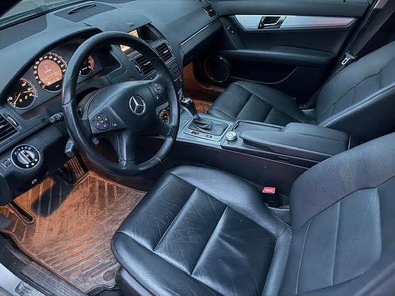 Mercedes-Benz C180 9 of 20