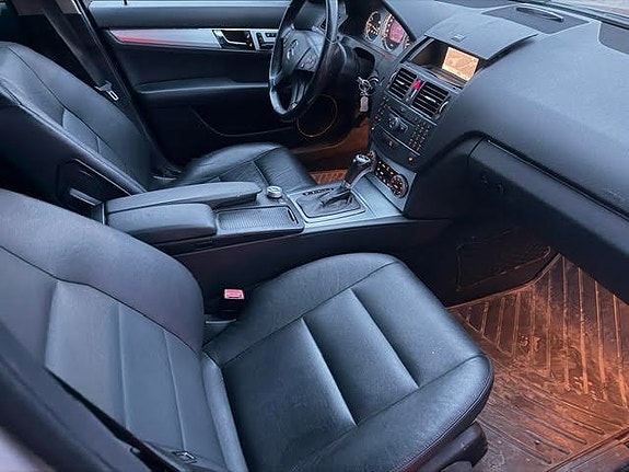 Mercedes-Benz C180 10 of 20