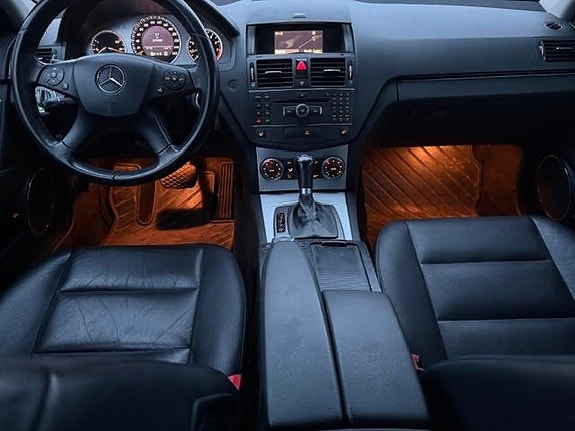 Mercedes-Benz C180 8 of 20