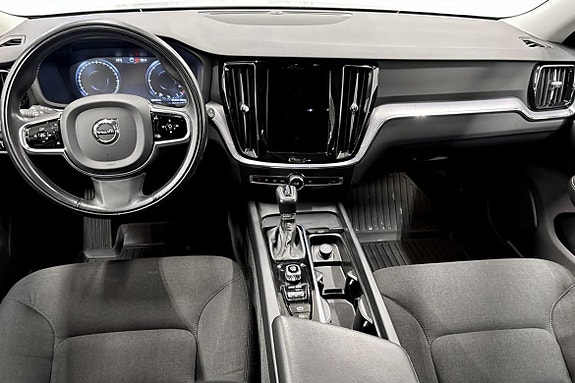 Volvo V60 Cross Country 4 of 9