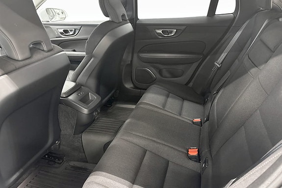 Volvo V60 Cross Country 8 of 9