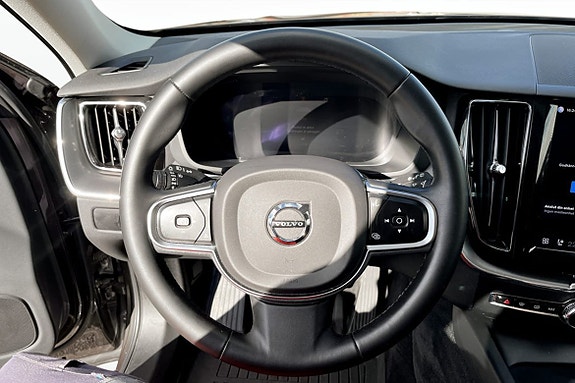 Volvo XC60 7 of 9