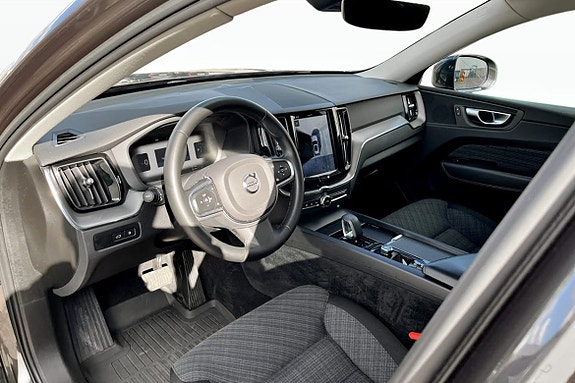 Volvo XC60 5 of 9