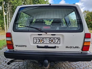 Volvo 240 4 of 6