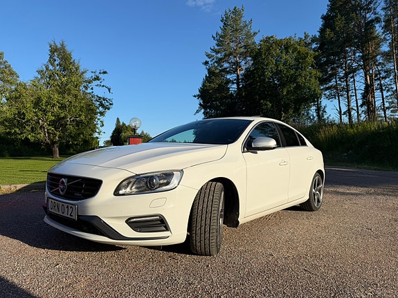 Volvo S60 2 of 9