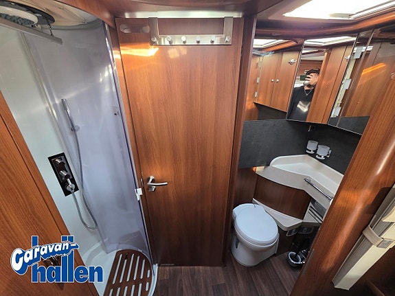 Carthago CHIC E-LINE I 55 XL (E&P Hydralben) 10 of 22