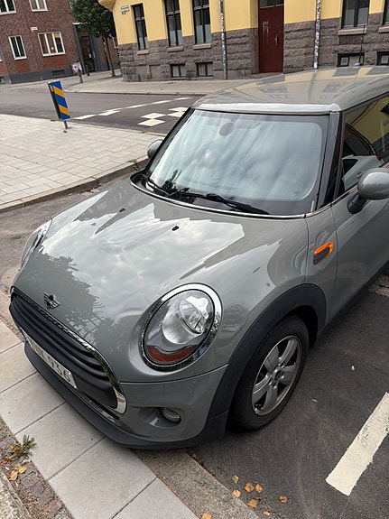 MINI One 3 of 7