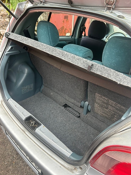 Toyota Yaris 10 of 13