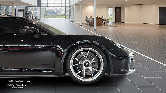 Porsche 911 GT3 9 of 16