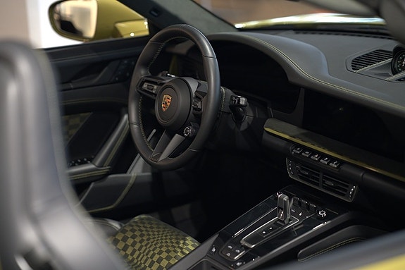 Porsche 992 8 of 17