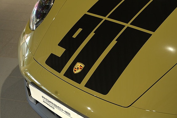 Porsche 992 16 of 17