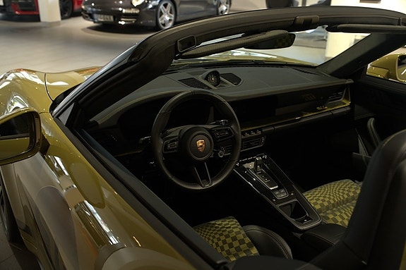 Porsche 992 6 of 17
