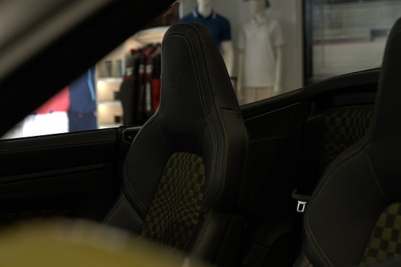 Porsche 992 10 of 17