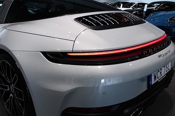 Porsche 911 Targa 4S 12 of 17