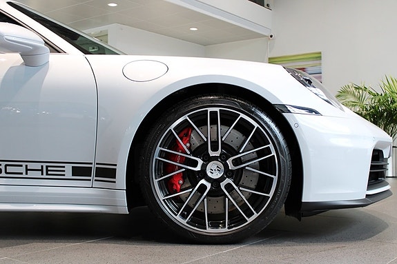 Porsche 911 Targa 4S 10 of 17