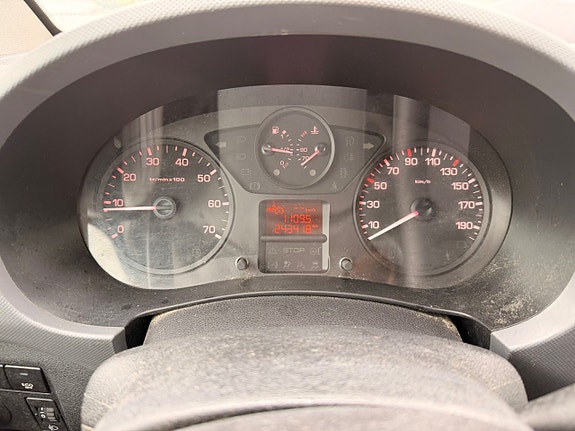 Peugeot Partner 13 of 17