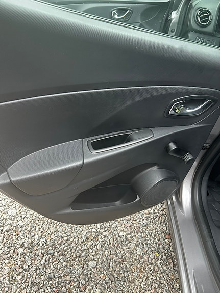 Renault Clio 12 of 24