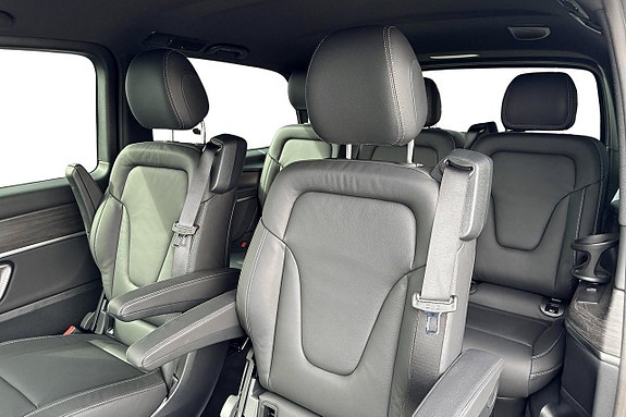 Mercedes-Benz V300 d 12 of 13