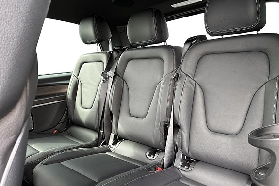 Mercedes-Benz V300 d 13 of 13