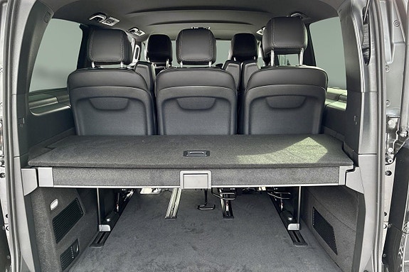 Mercedes-Benz V300 d 11 of 13