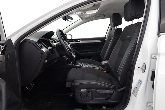 Volkswagen Passat Alltrack 10 of 27
