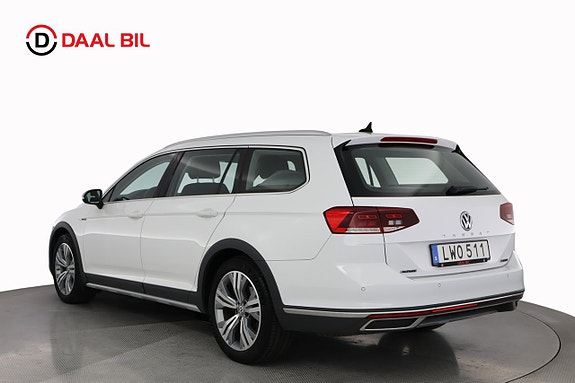 Volkswagen Passat Alltrack 8 of 27