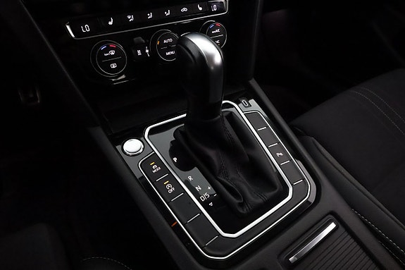 Volkswagen Passat Alltrack 24 of 27